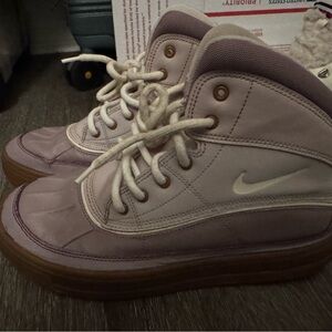 Nike ACG Snow shoes in Lavender and Tan
